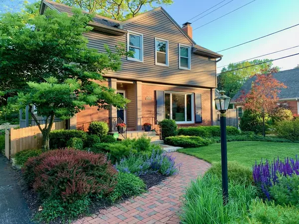 413 E Willow, Fox Point, WI 53217