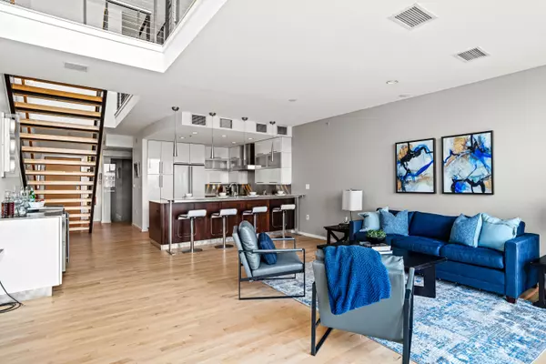 Milwaukee, WI 53202,311 E Erie Unit 411