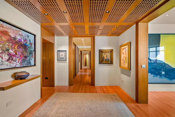 Milwaukee, WI 53202,825 N Prospect Unit 1801