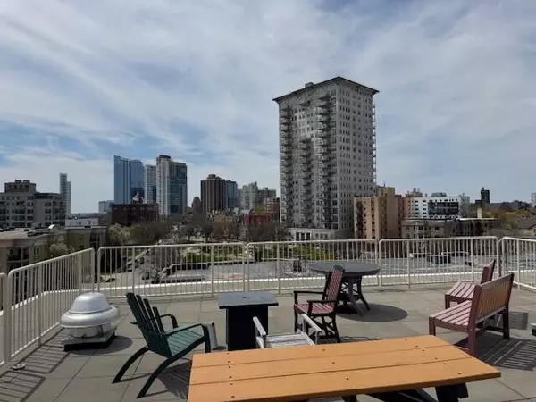 Milwaukee, WI 53202,1409 N Prospect Unit 703