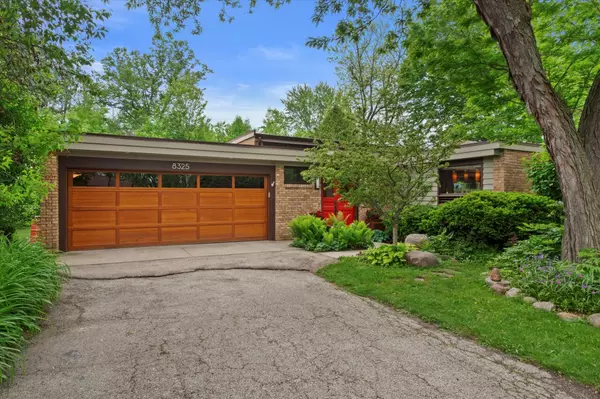 Fox Point, WI 53217,8325 N Regent