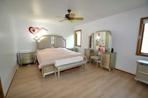 Menomonee Falls, WI 53051,N65W14542 Redwood