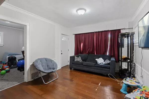 Milwaukee, WI 53210,2745 N 33rd