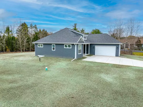 Mequon, WI 53092,9809 N Cedarburg