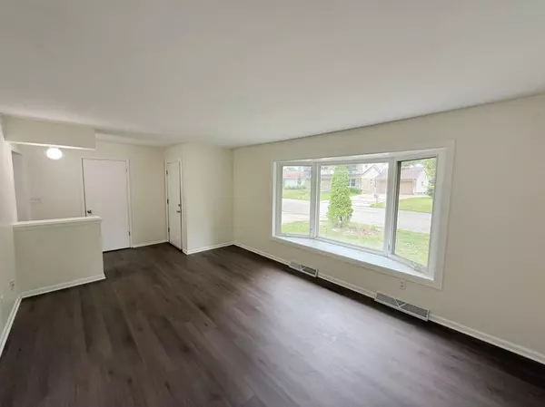 Milwaukee, WI 53224,10452 W Tower