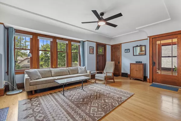 Milwaukee, WI 53211,3374 N Cramer