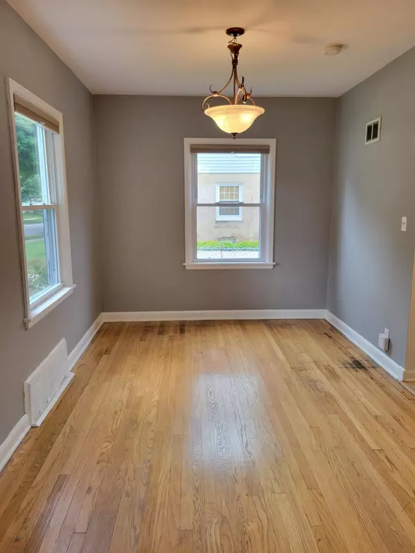 Milwaukee, WI 53219,3366 S 65th