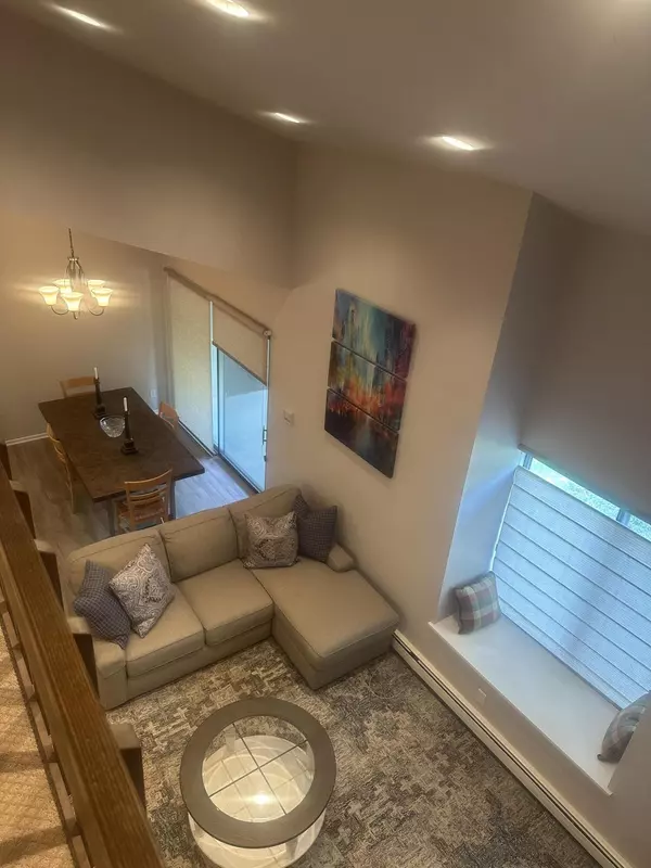 Glendale, WI 53209,2440 W good hope Unit 47