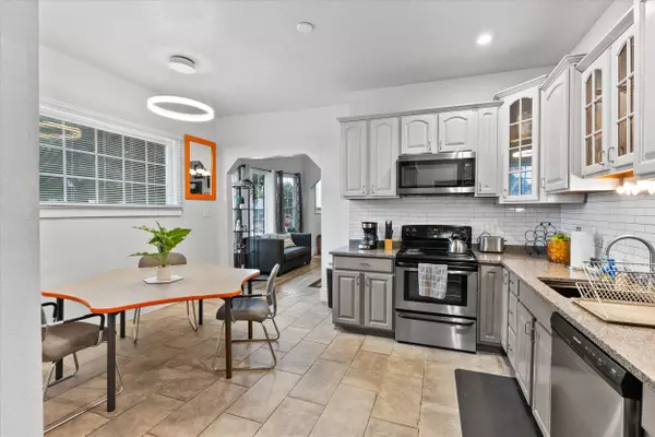 Milwaukee, WI 53212,600 W Garfield Unit 602