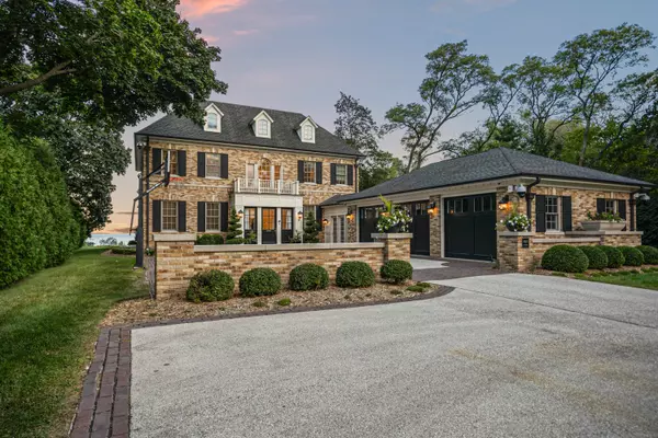 Fox Point, WI 53217,6920 N Barnett