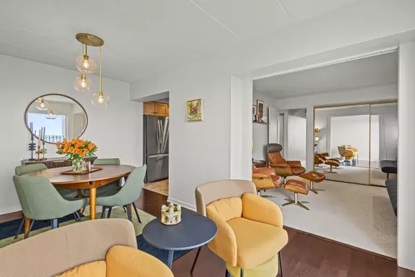 Milwaukee, WI 53207,2525 S Shore Unit 14C