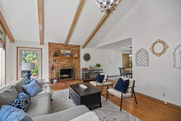 Fox Point, WI 53217,7740 N Santa Monica