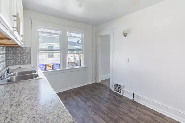 Kenosha, WI 53140,3916 10th