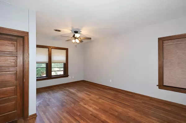 Milwaukee, WI 53211,2715 E Park Unit A