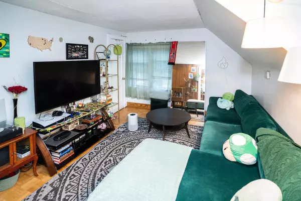 Milwaukee, WI 53207,2211 E Holt Ave