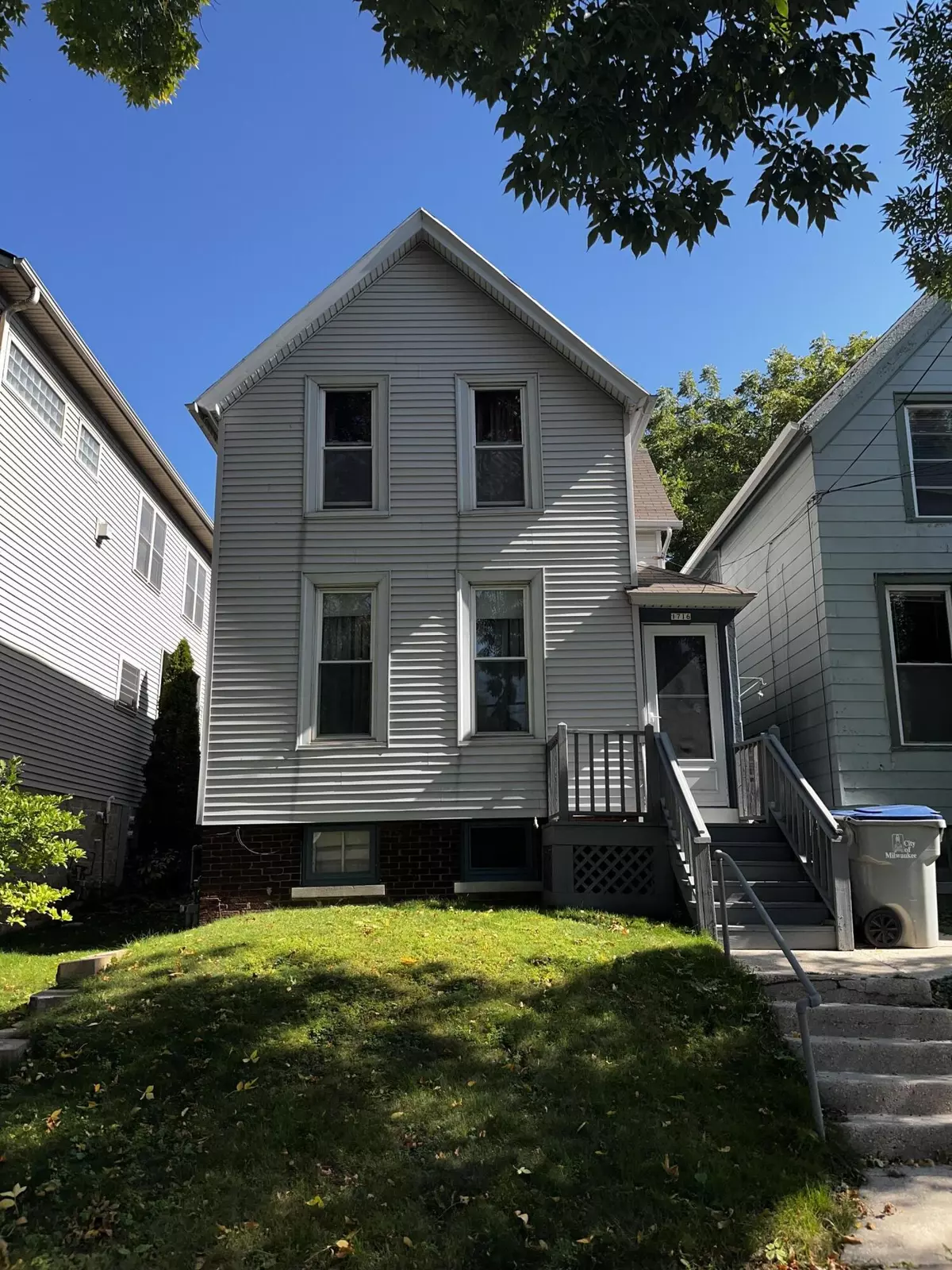 Milwaukee, WI 53202,1716 N Cass