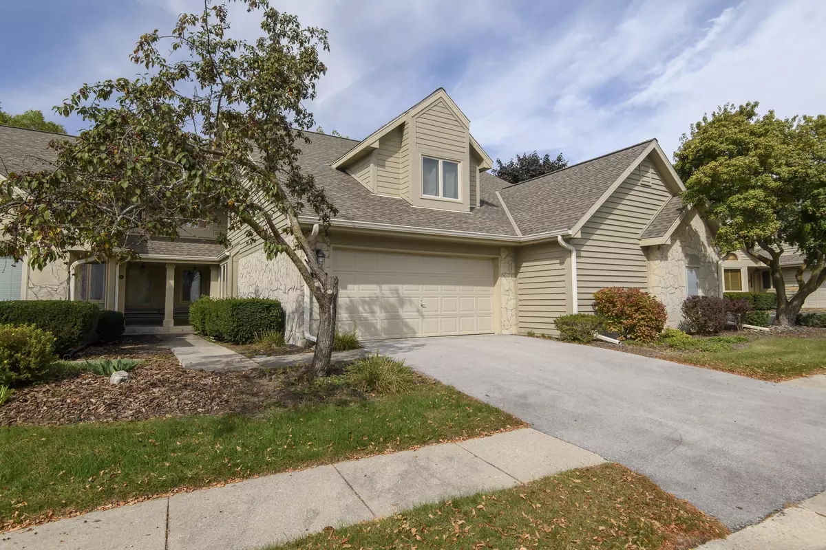 Pewaukee, WI 53072,N22W24144 Cloister Unit 6C