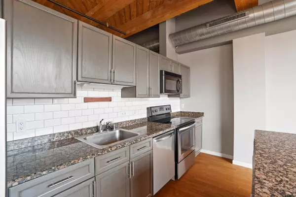 Milwaukee, WI 53212,234 E Reservoir Unit #506
