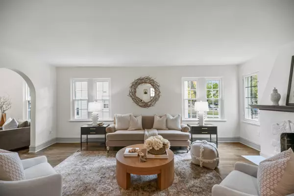 Whitefish Bay, WI 53217,6054 N Bay Ridge