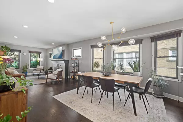 Milwaukee, WI 53211,2432 N Lake