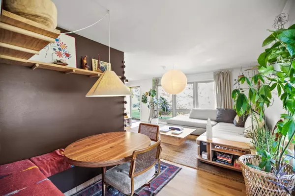 Glendale, WI 53209,723 W Riverview