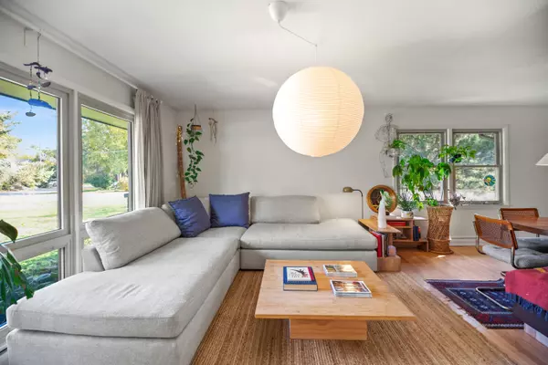 Glendale, WI 53209,723 W Riverview