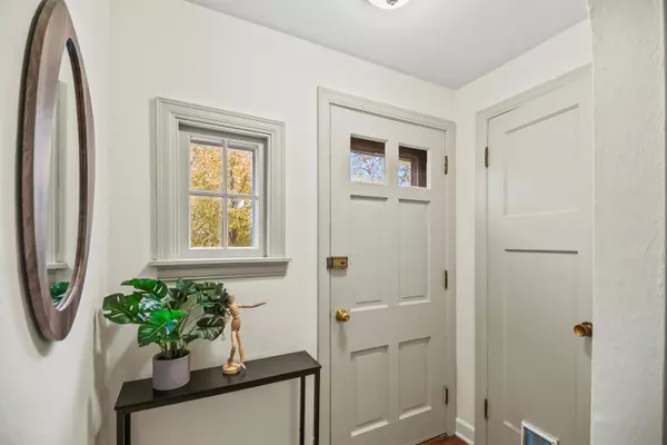 Whitefish Bay, WI 53217,4941 N Hollywood