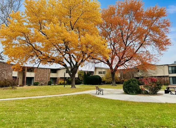 Fox Point, WI 53217,425 W Willow Unit 153