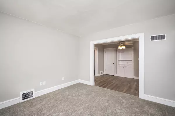 West Allis, WI 53219,2240 S 78th