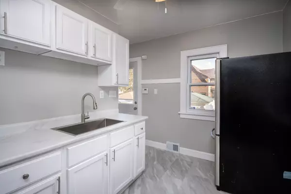 West Allis, WI 53219,2240 S 78th