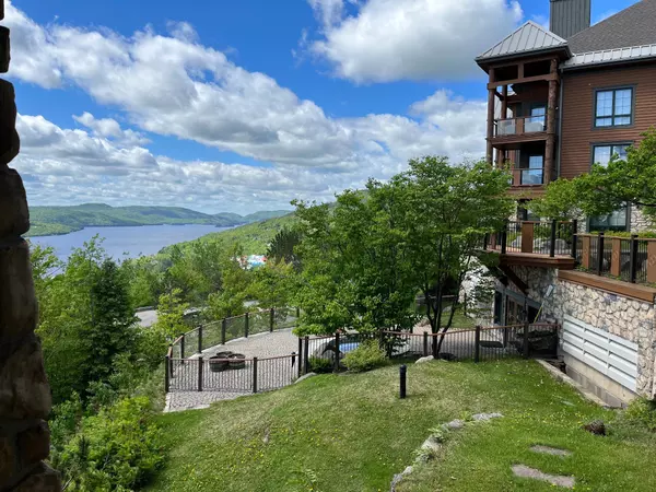 Mont-Tremblant, QC J8E3M1,172 Ch. des Sous-Bois #3