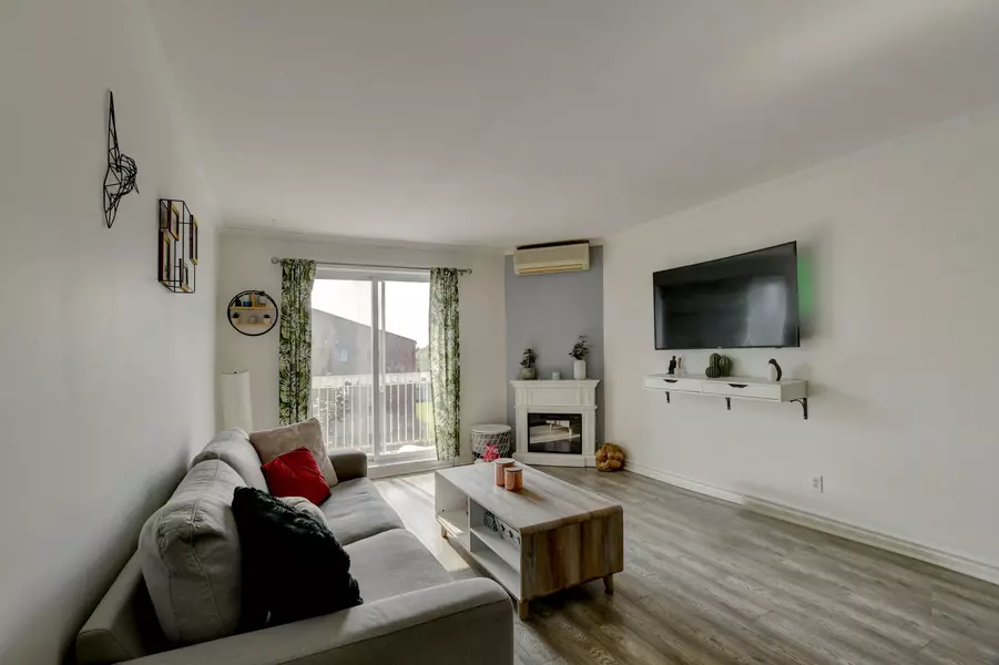 513 Rue de Cherbourg #31, Longueuil (Le Vieux-Longueuil), QC J4J5C4