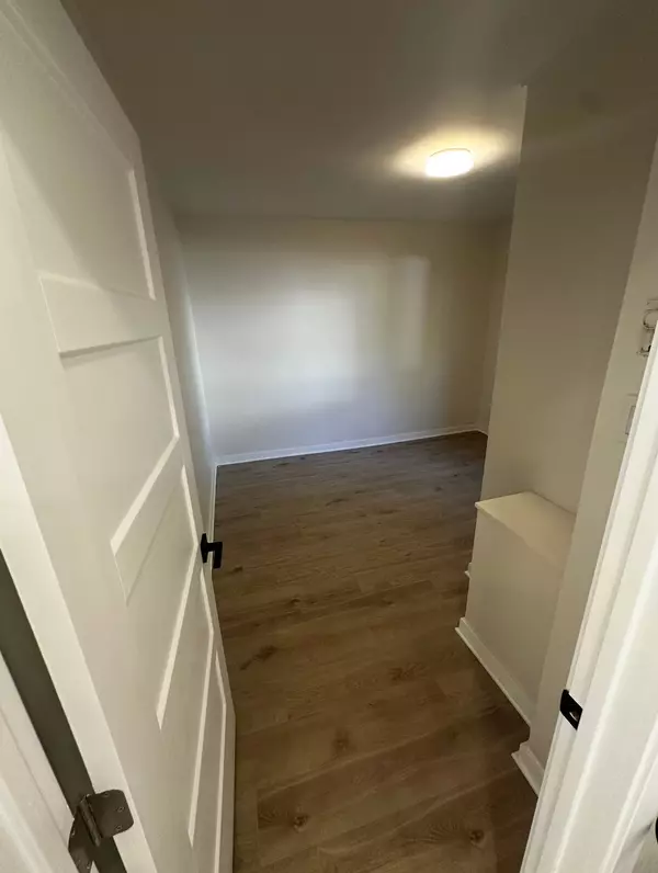 Montréal (montréal-nord), QC H1H3H2,11451 Av. Éthier