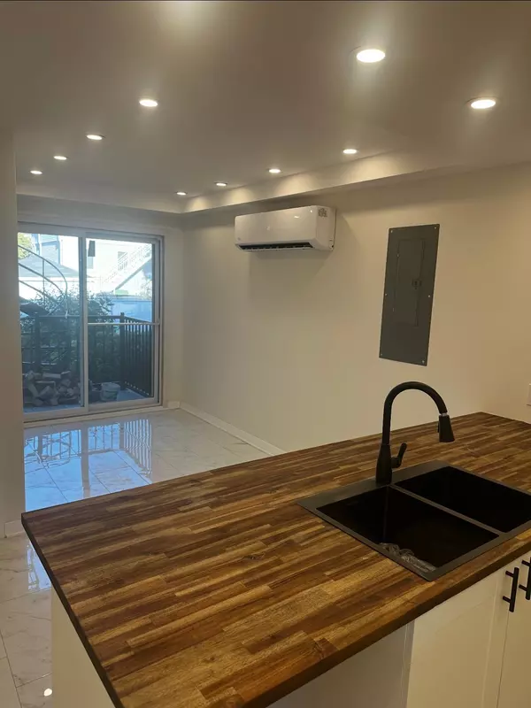 Montréal (montréal-nord), QC H1H3H2,11451 Av. Éthier