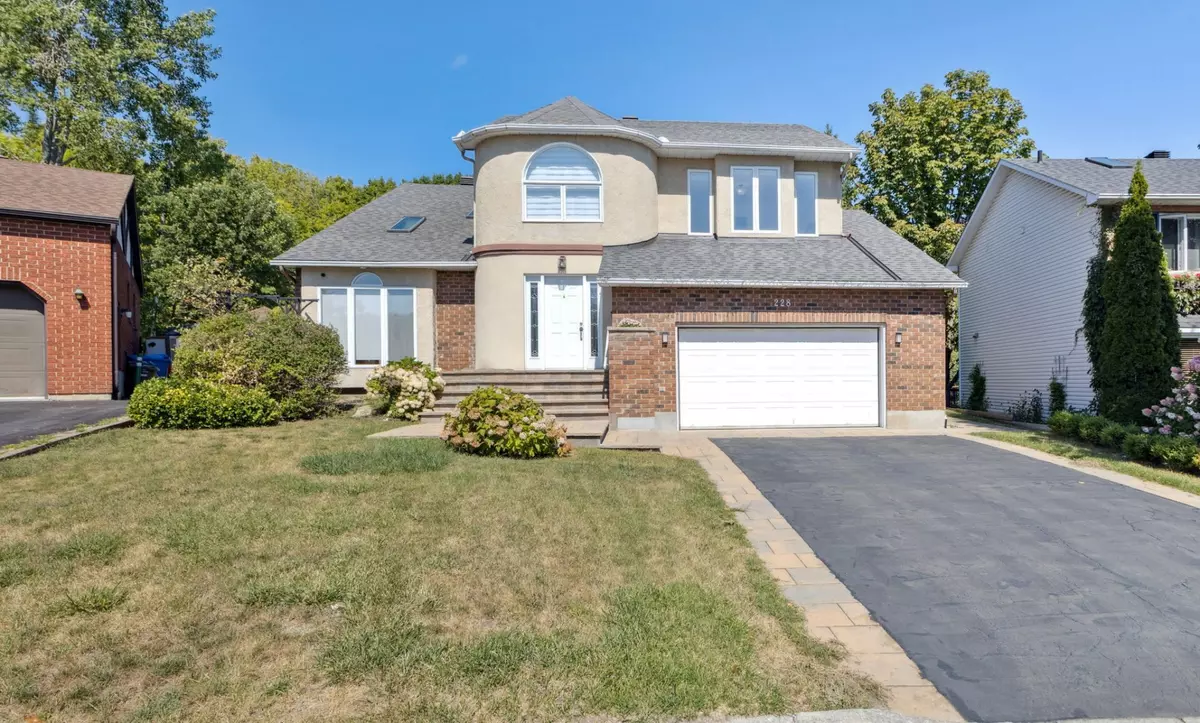 Gatineau (gatineau), QC J8T7M8,228 Rue de Salernes