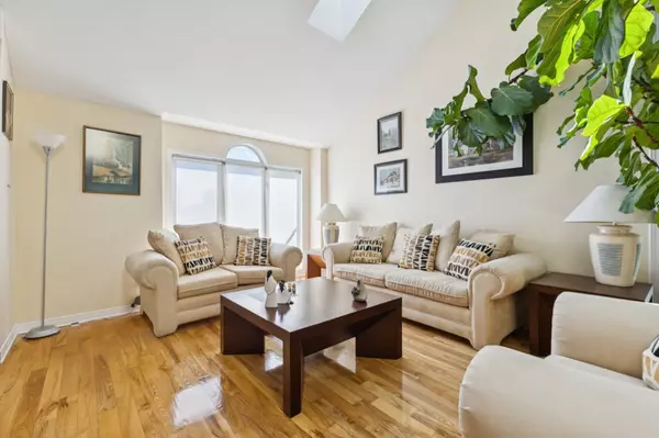 Gatineau (gatineau), QC J8T7M8,228 Rue de Salernes