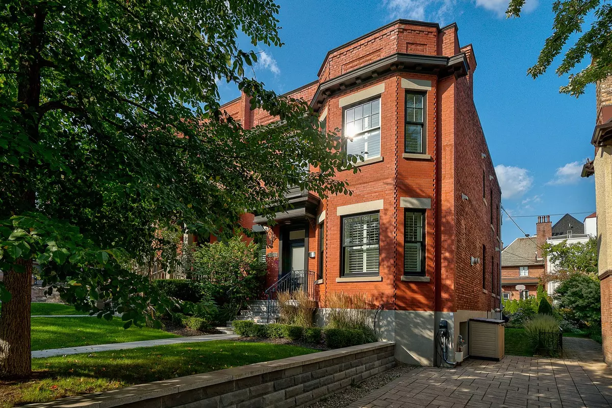 Westmount, QC H3Y2S9,639 Av. Grosvenor