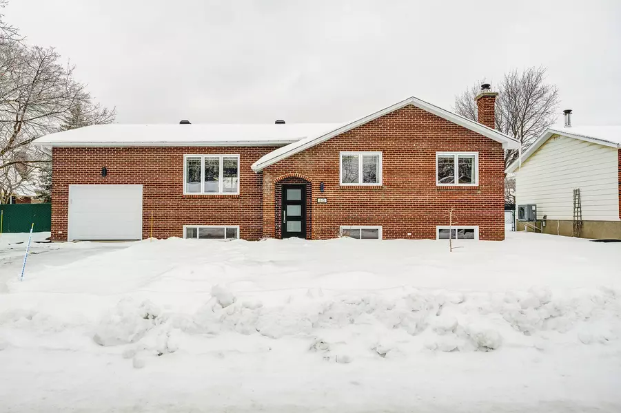 615 Rue Baffin, Boucherville, QC J4B5W4