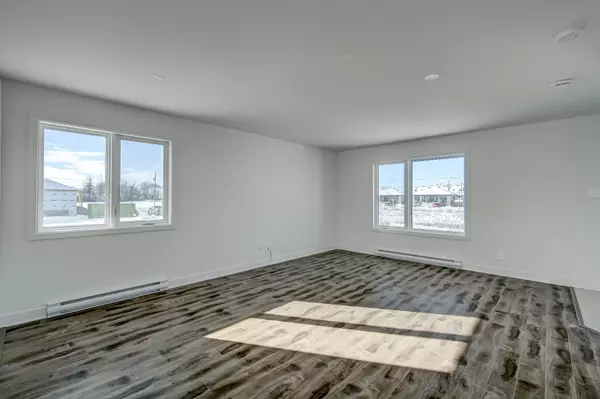 Huntingdon, QC J0S1H0,43 Rue Bowron