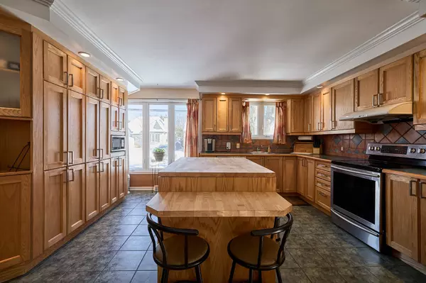 Terrebonne (terrebonne), QC J6Y1J6,2190 Rue Charbonneau