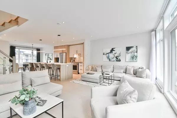 Mont-tremblant, QC J8E0K4,707 Allée de l'Académie