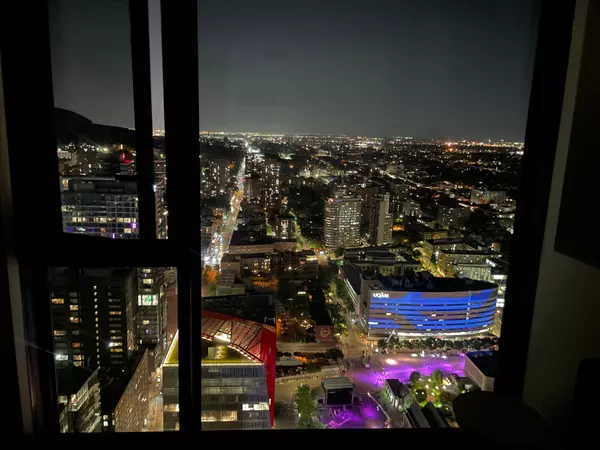 Montréal (ville-marie), QC H3B0C2,1245 Rue De Bleury #5110