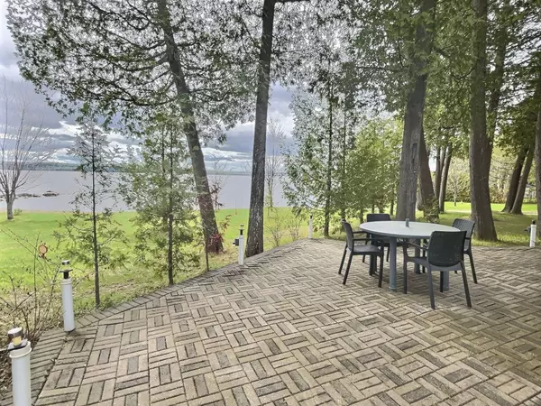 Saint-bruno-de-guigues, QC J0Z2G0,813 Ch. du Royaume-des-Cèdres