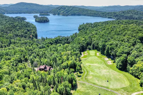 Mont-Tremblant, QC J8E1T4,130 Ch. Bousquet