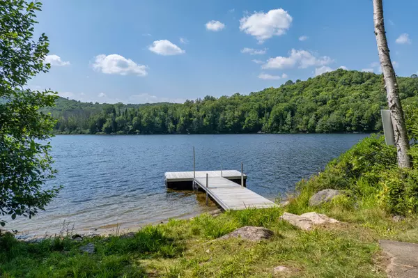 Lac-des-plages, QC J0T1K0,246 Ch. du Lac-de-la-Carpe