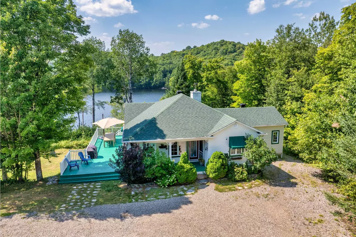 Lac-des-plages, QC J0T1K0,246 Ch. du Lac-de-la-Carpe