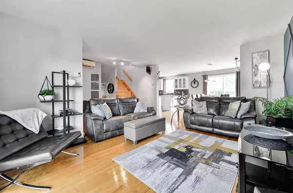 Chambly, QC J3L6K9,1279 Rue François-Champagne