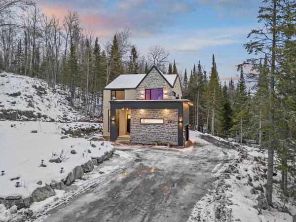 Austin, QC J0B1B0,260 Imp. de l'Ours