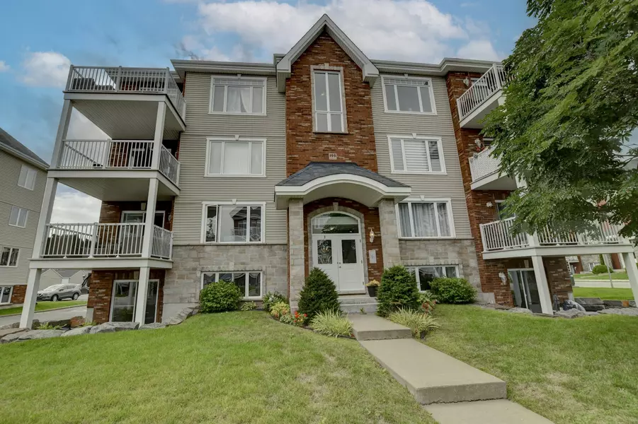 100 Rue Lautrec #1, Châteauguay, QC J6K0C4