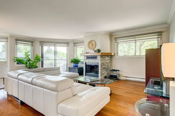 Saint-bruno-de-montarville, QC J3V5N8,700 Rue des Tilleuls #307